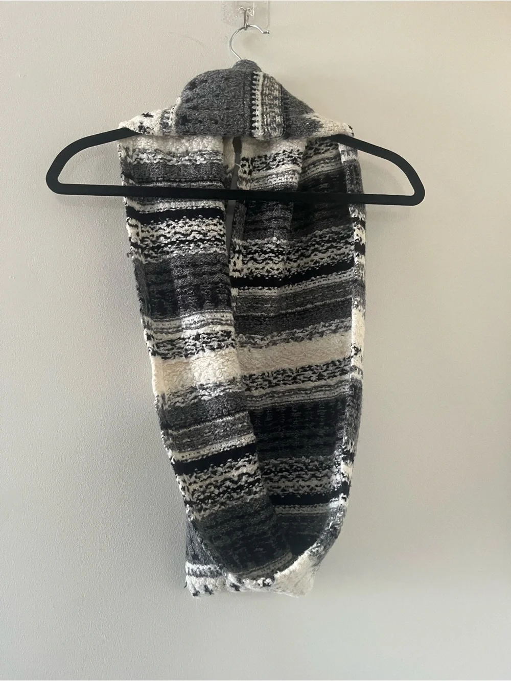 American Eagle Gray Fair Isle Infinity Scarf Womens Wool Blend Nordic Winter